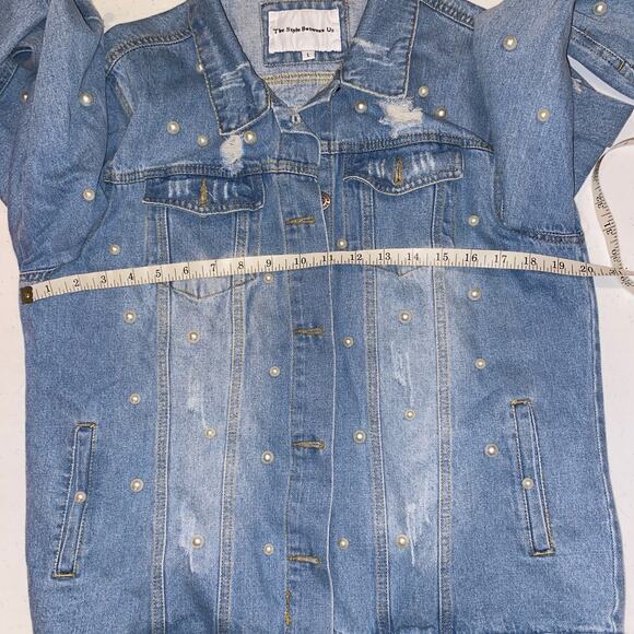 The Style Between Us distressed denim jacket L - Picture 7 of 14